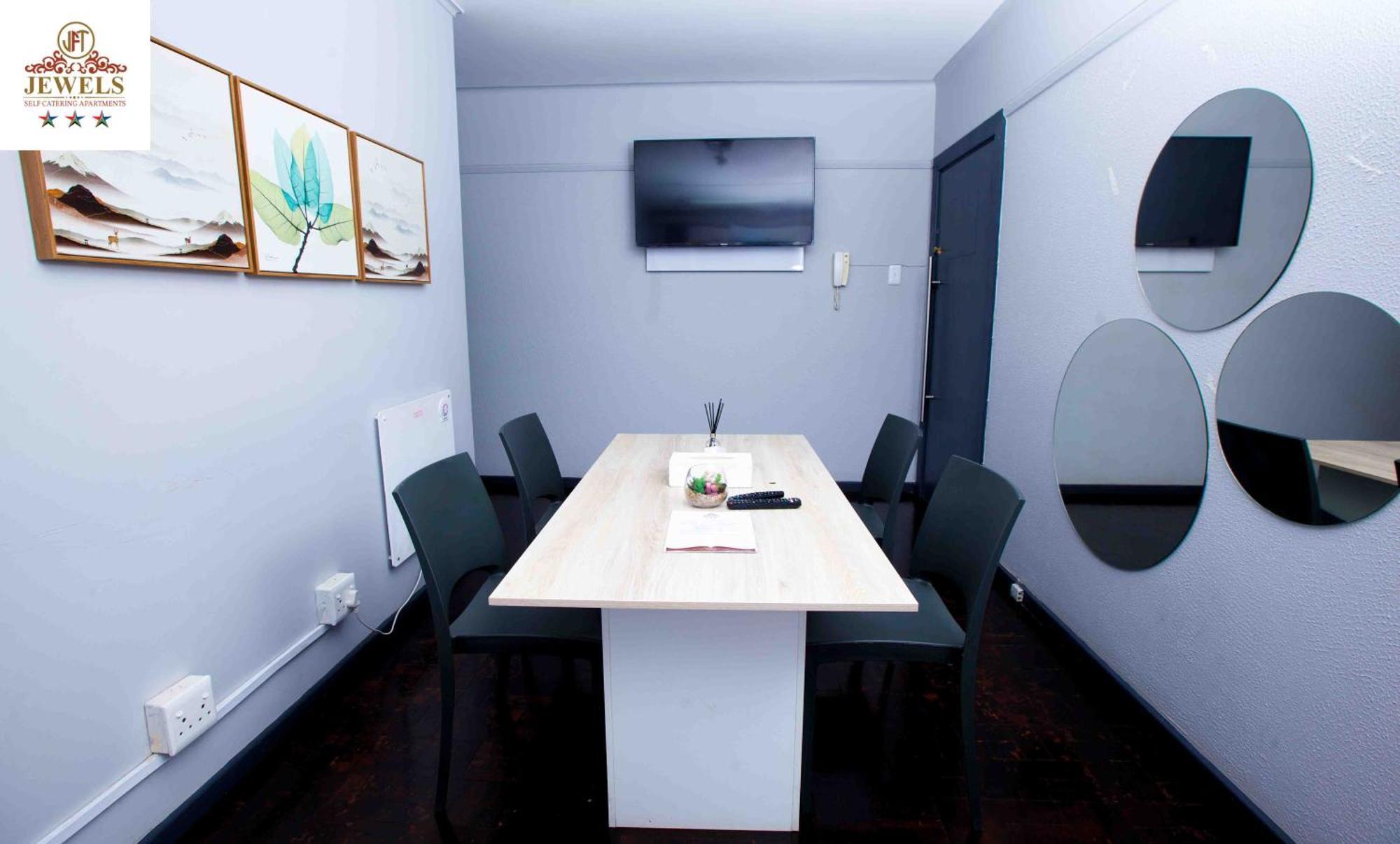 Jft Self Catering Units Bed & Breakfast East London Bagian luar foto