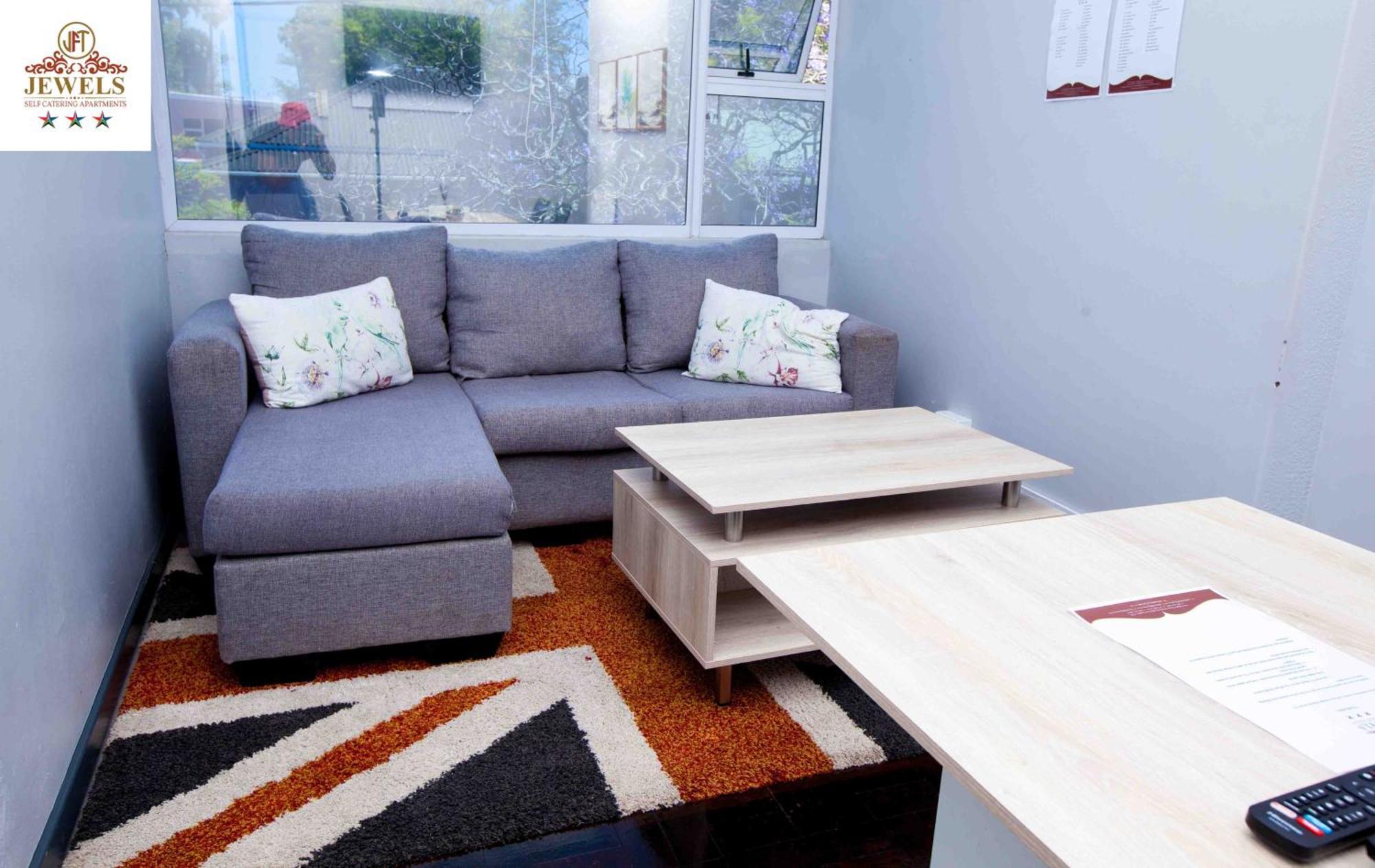 Jft Self Catering Units Bed & Breakfast East London Bagian luar foto