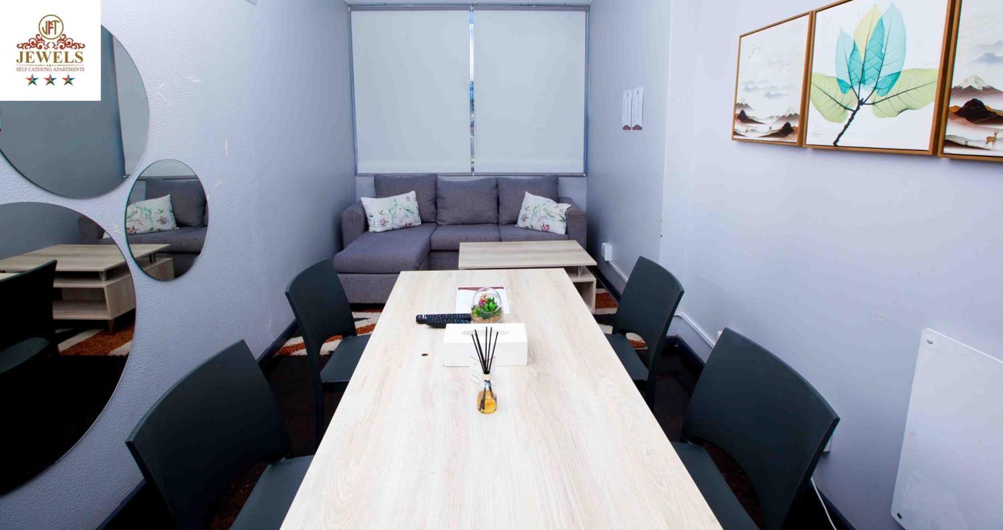 Jft Self Catering Units Bed & Breakfast East London Bagian luar foto