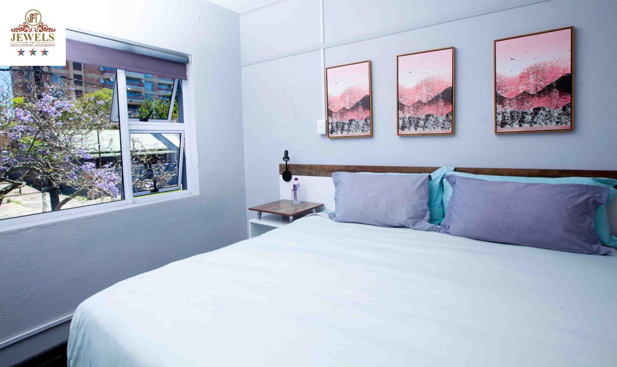 Jft Self Catering Units Bed & Breakfast East London Bagian luar foto