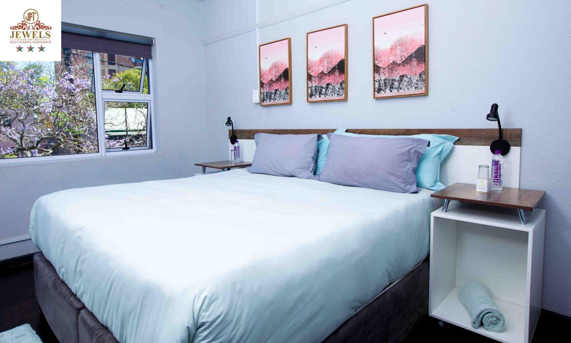 Jft Self Catering Units Bed & Breakfast East London Bagian luar foto