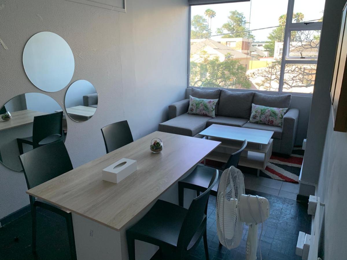 Jft Self Catering Units Bed & Breakfast East London Bagian luar foto